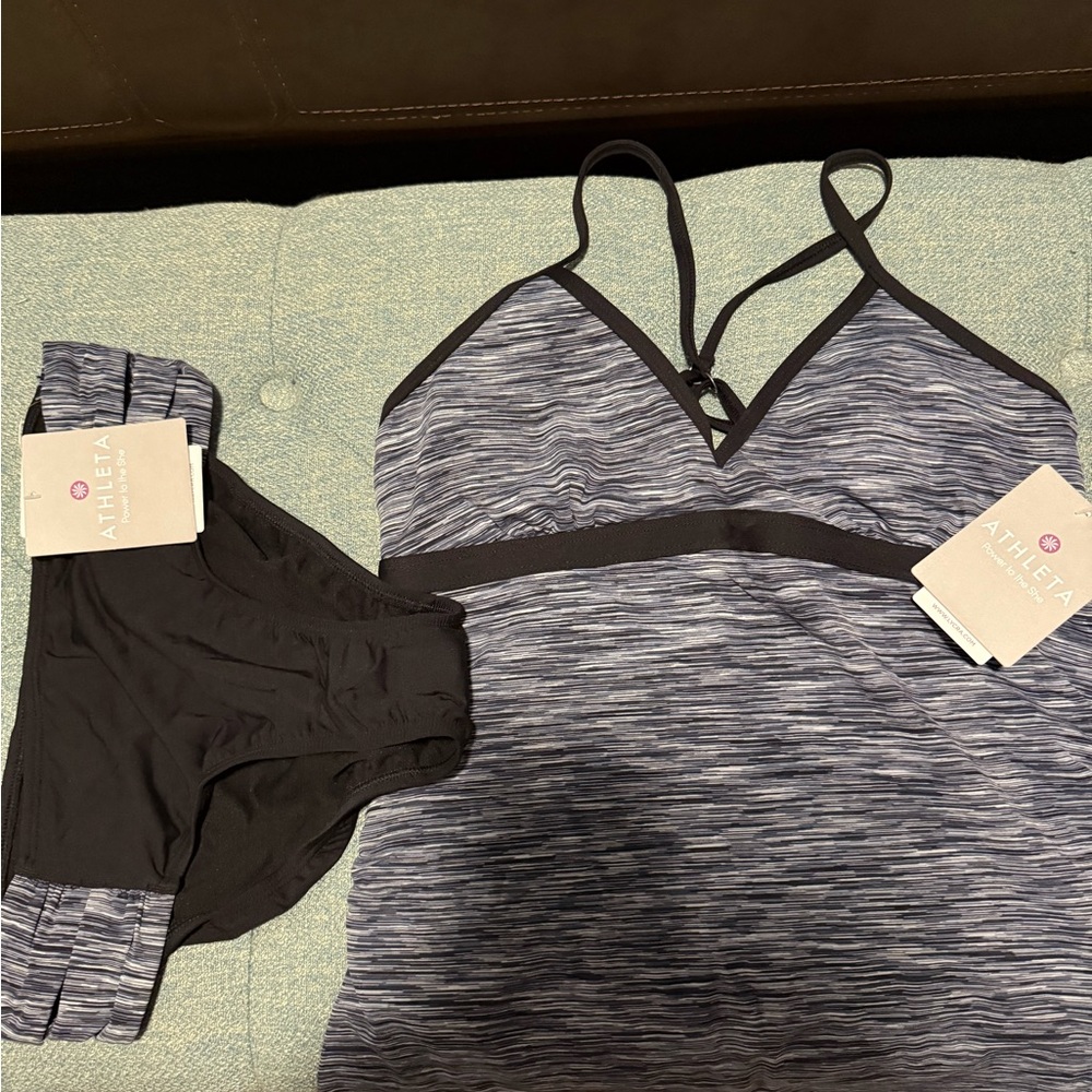 Athleta Women's Black and Gray swimsuit